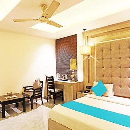 Fabhotel Ronald Inn Faridabad Extérieur photo