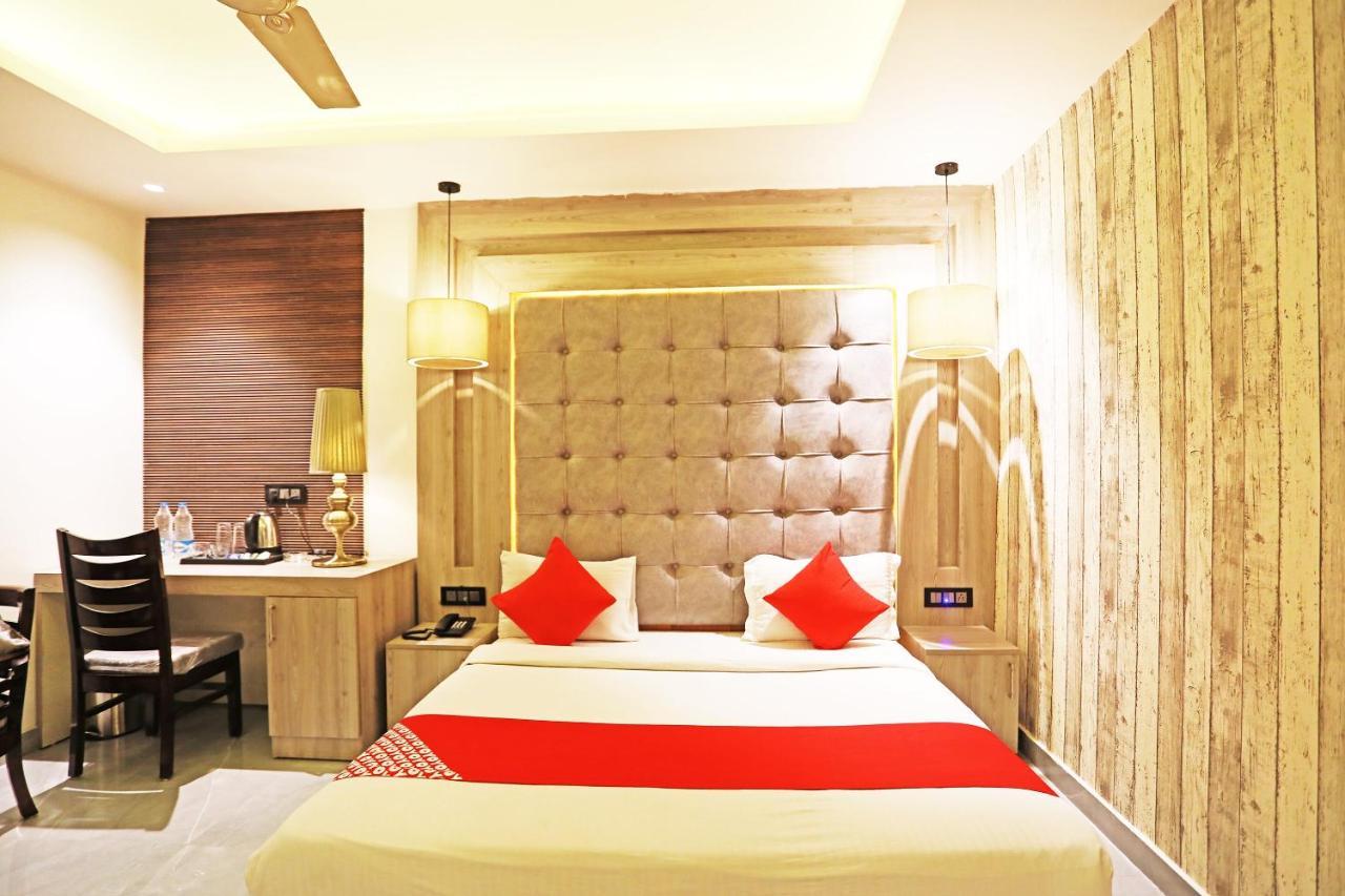Fabhotel Ronald Inn Faridabad Extérieur photo