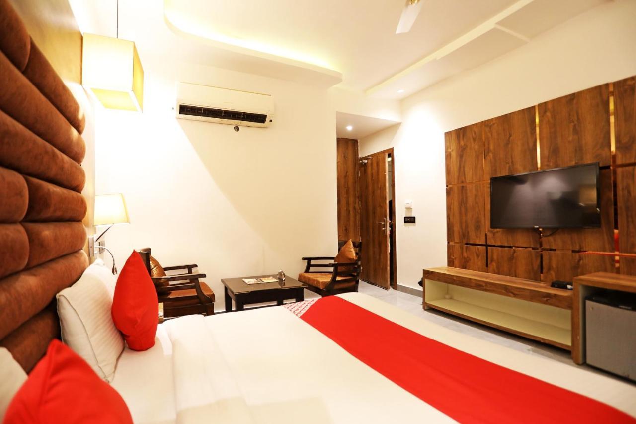 Fabhotel Ronald Inn Faridabad Extérieur photo