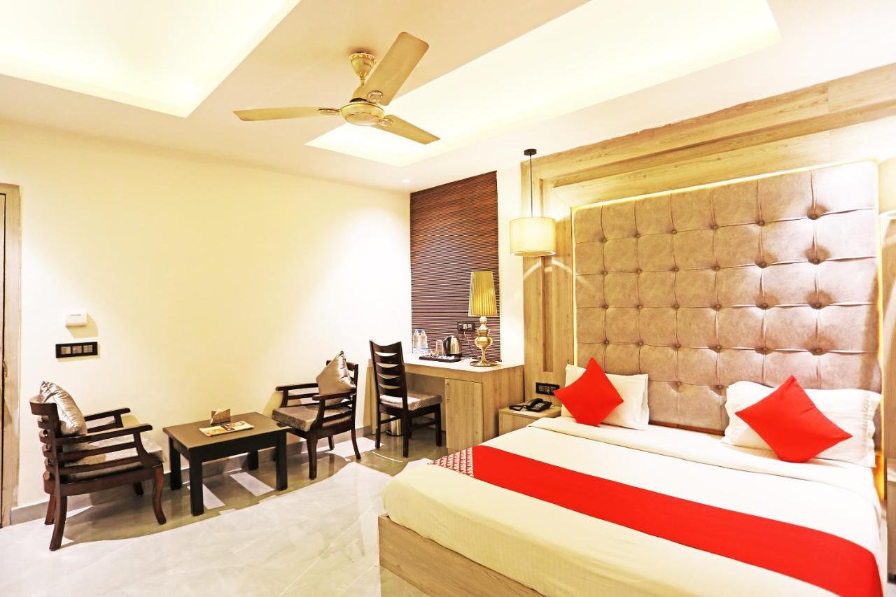 Fabhotel Ronald Inn Faridabad Extérieur photo