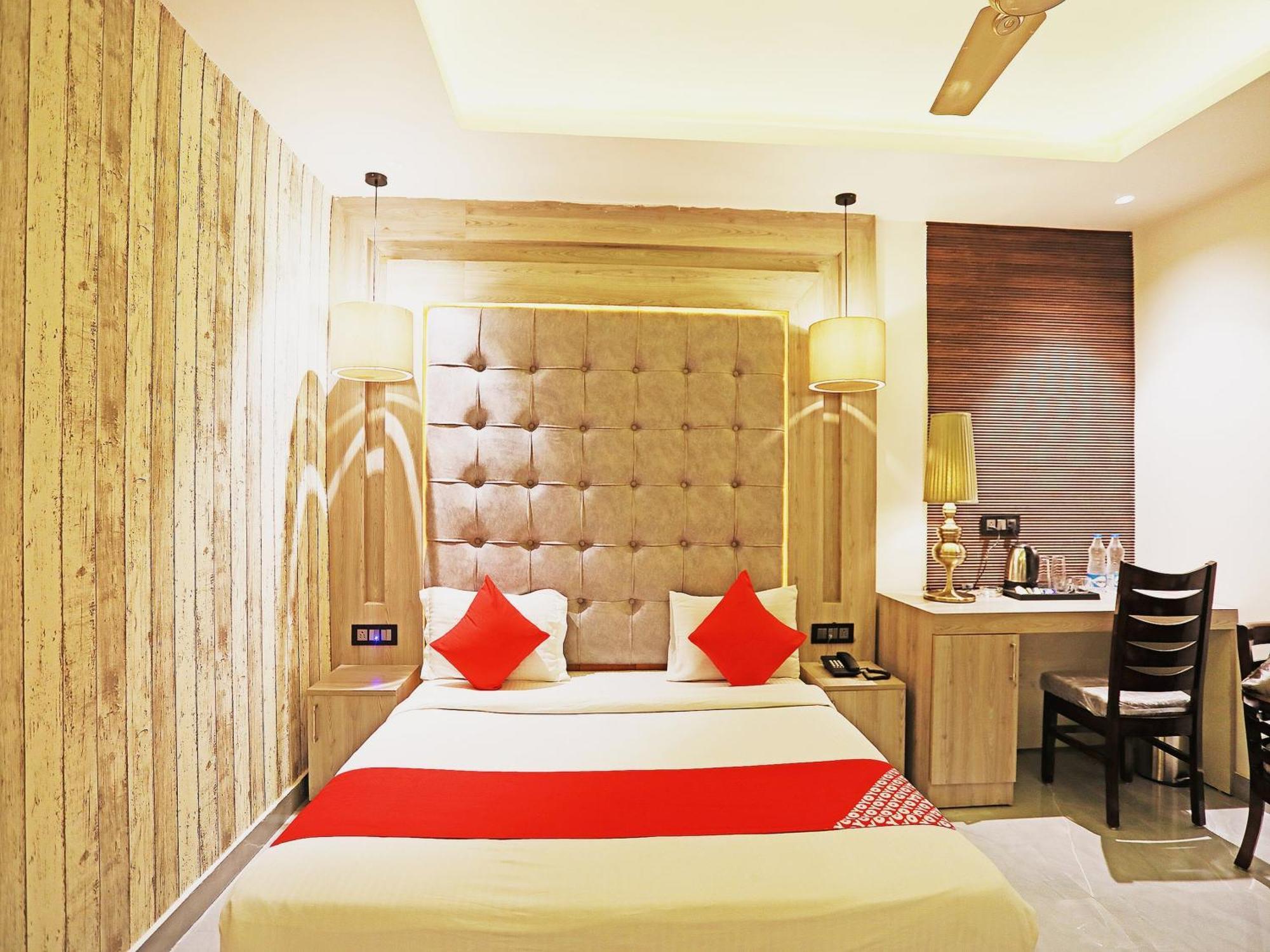 Fabhotel Ronald Inn Faridabad Extérieur photo