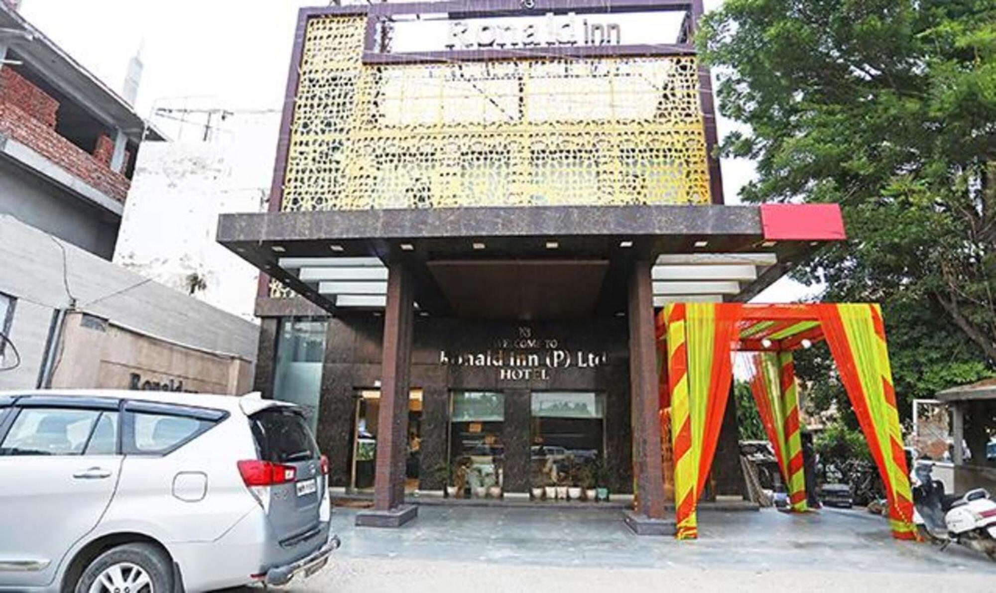 Fabhotel Ronald Inn Faridabad Extérieur photo