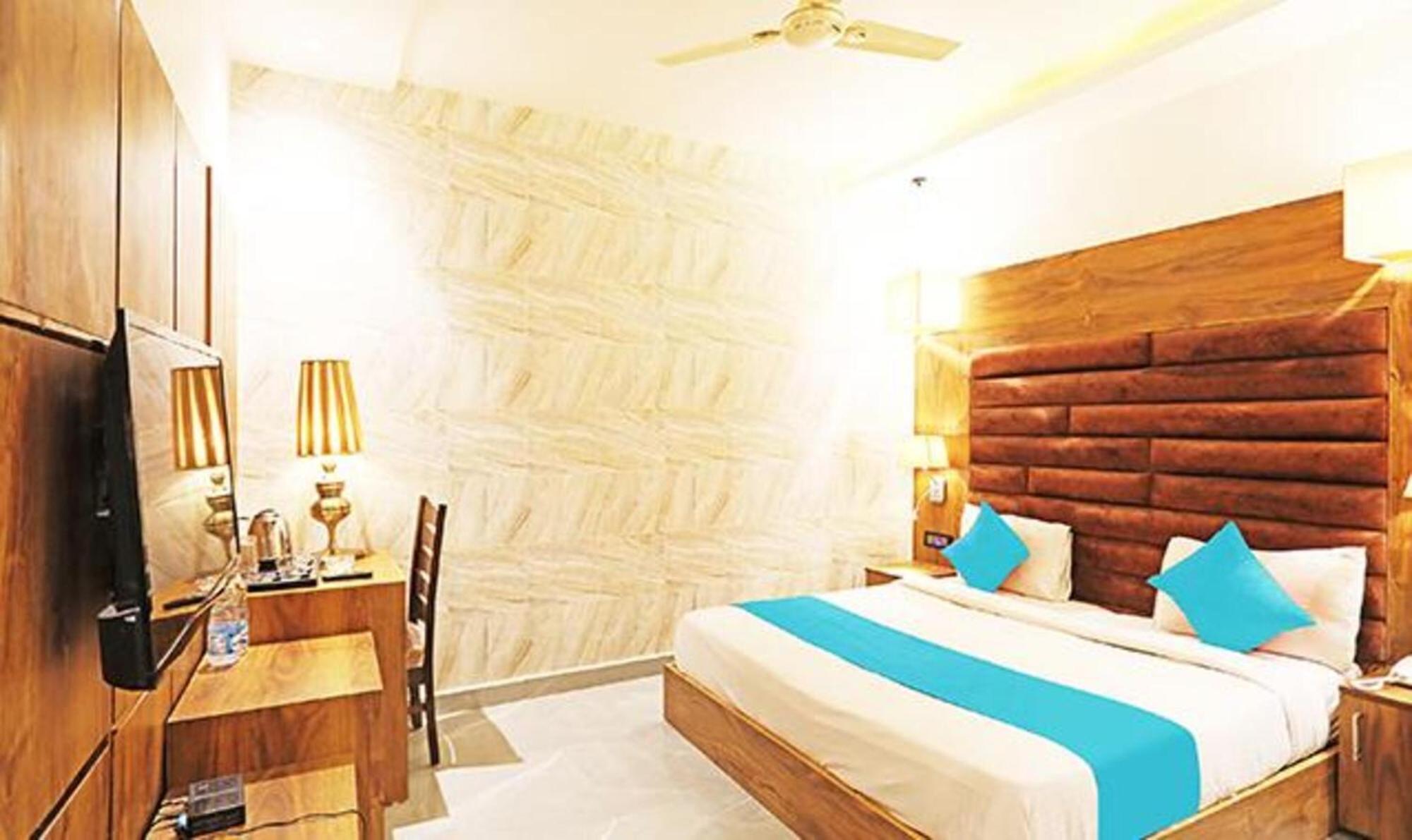 Fabhotel Ronald Inn Faridabad Extérieur photo