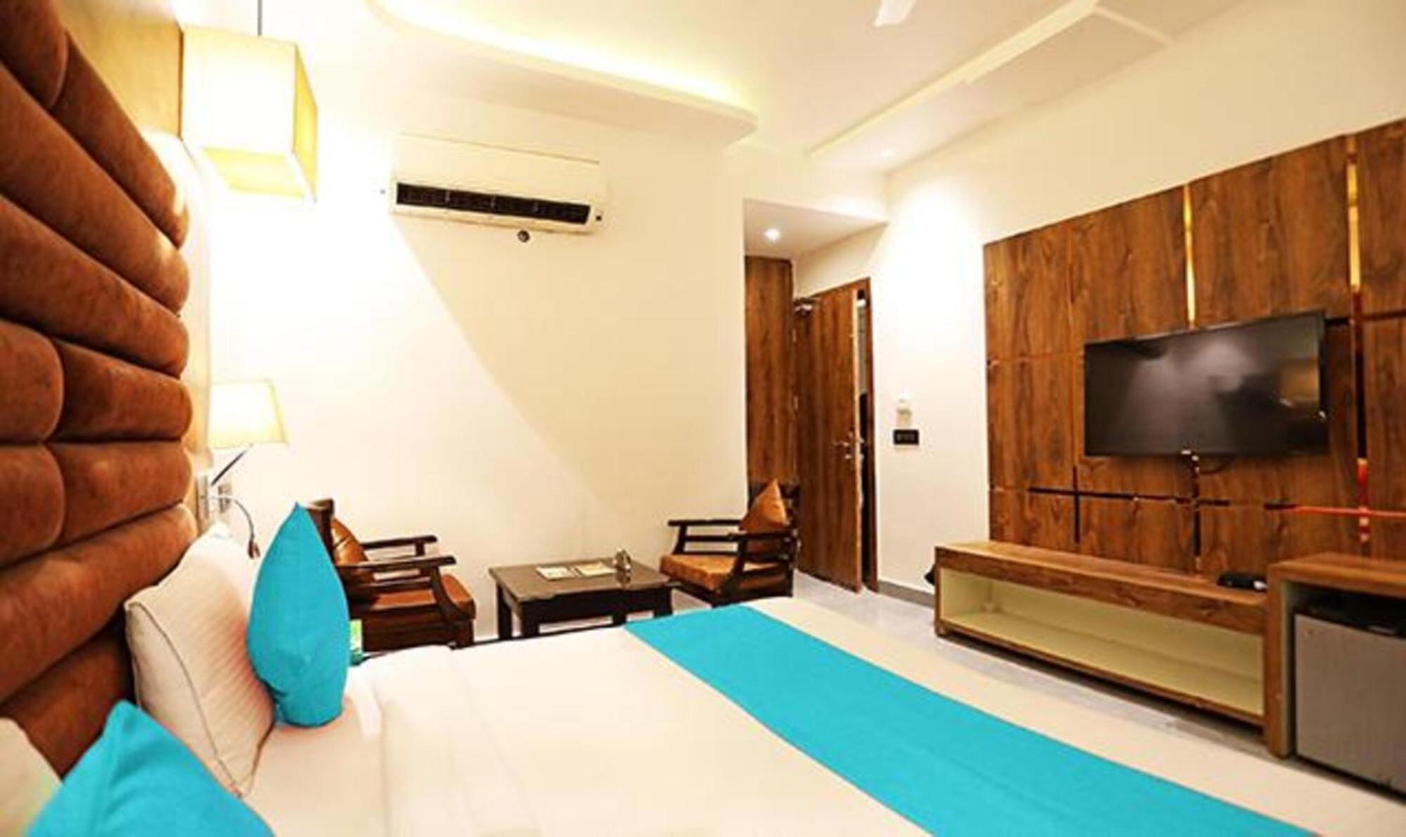 Fabhotel Ronald Inn Faridabad Extérieur photo